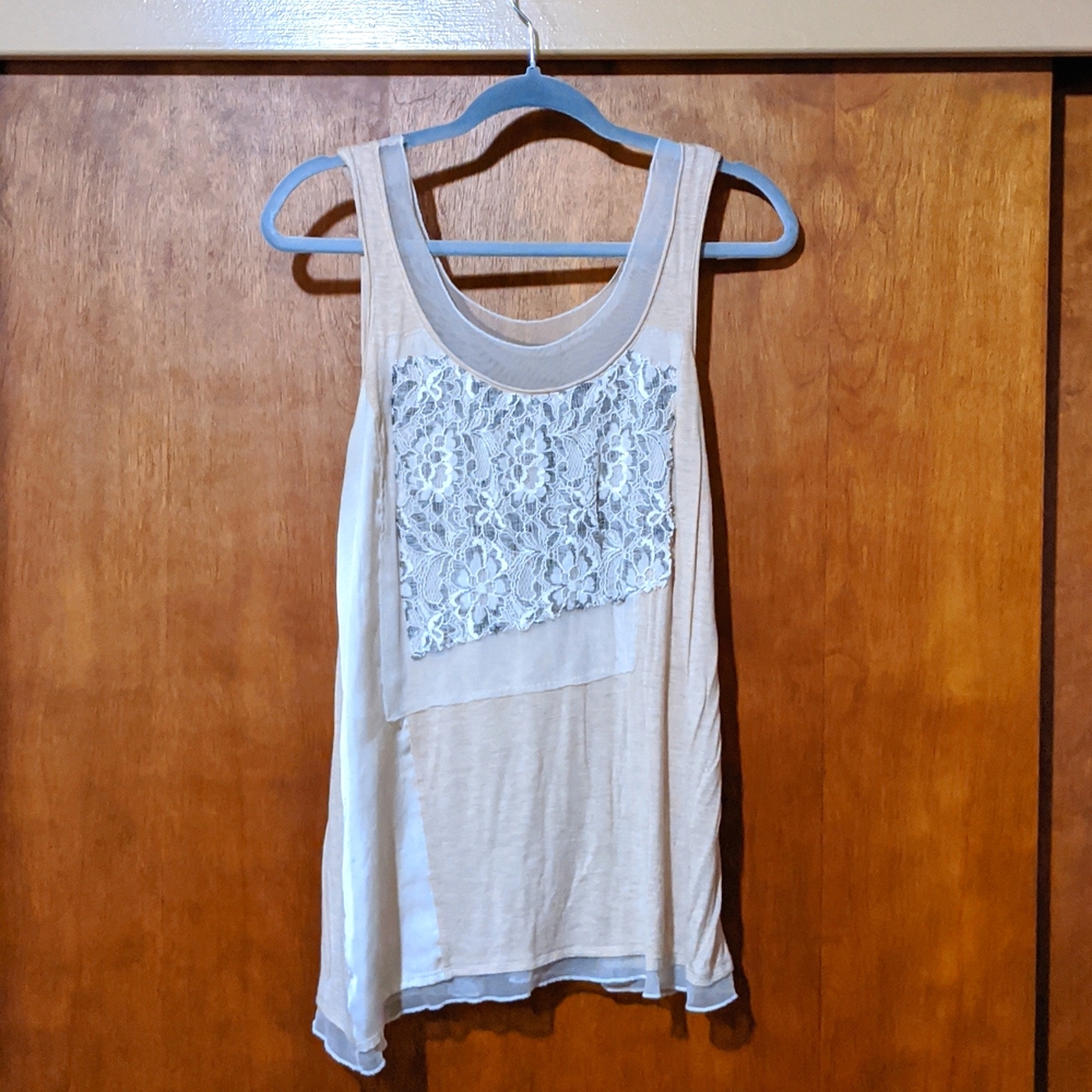 Vera Wang Creme/Mesh/Lace Top